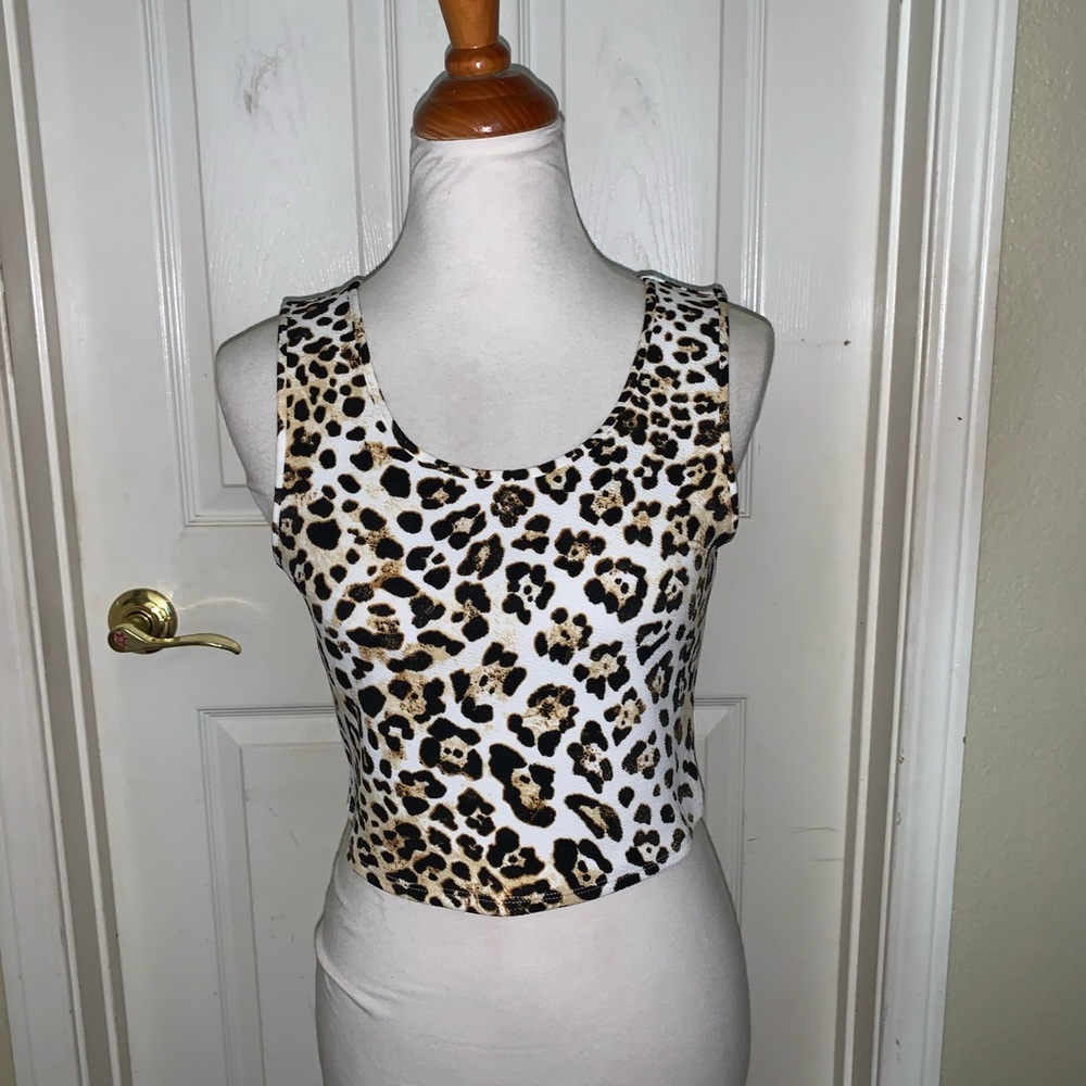 Cheetah print slightly cropped top